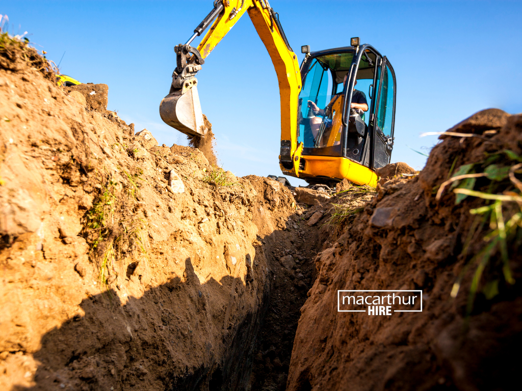 2 Ton Tray Truck, 2 Ton Fuso Tray Truck, Mini excavators, rent site equipment, equiptment rentals, Equipment Hire in Macarthur Region, kubota excavator